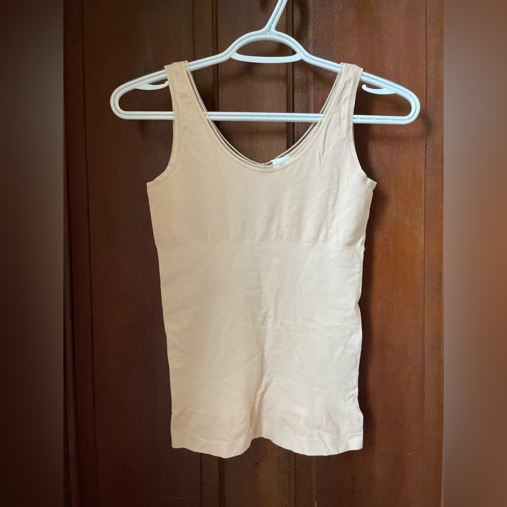 Yummie women's medium shapewear top